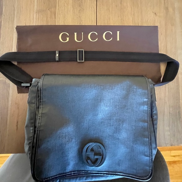 GUCCI 🔥Coated Canvas Interlocking G Monogram Large Flap Messenger Bag - Picture 4 of 16